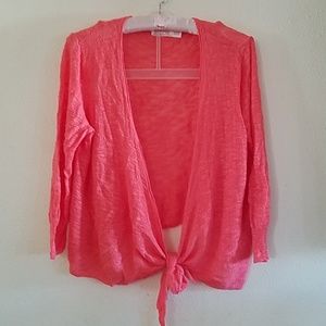 NWOT: EXTREMELY BEAUTIFUL SHORT CARDIGAN🛍🦋🛍🦋🛍